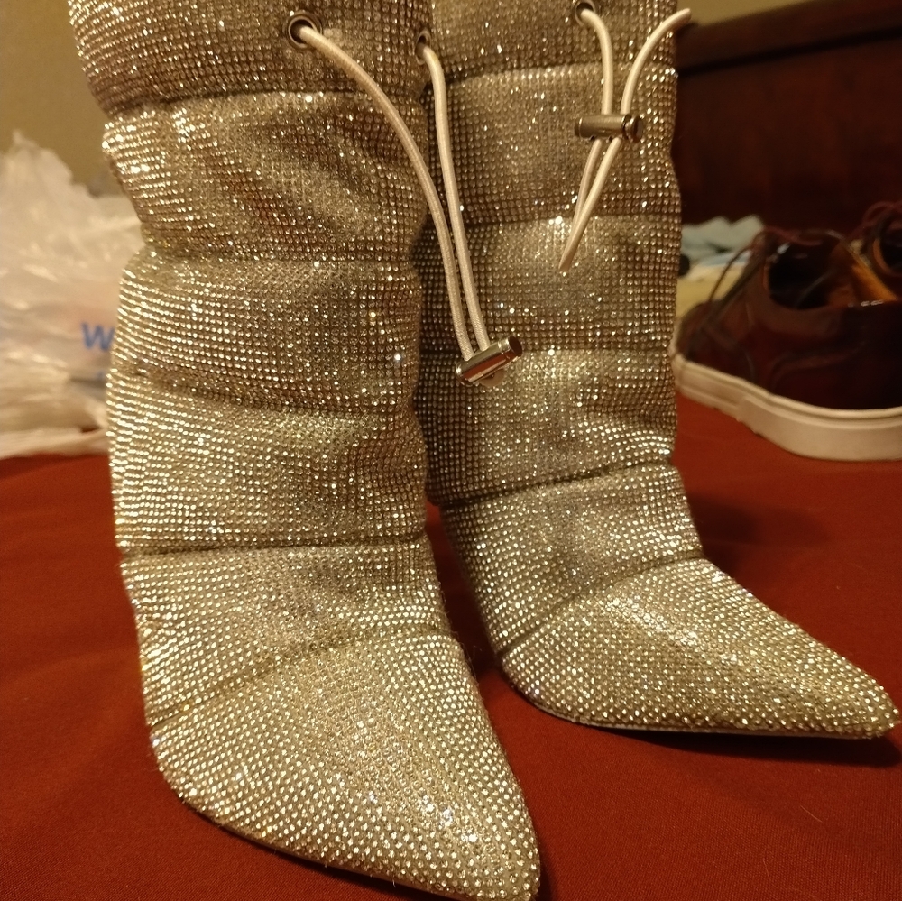 Shoes - Picture 5 of 10